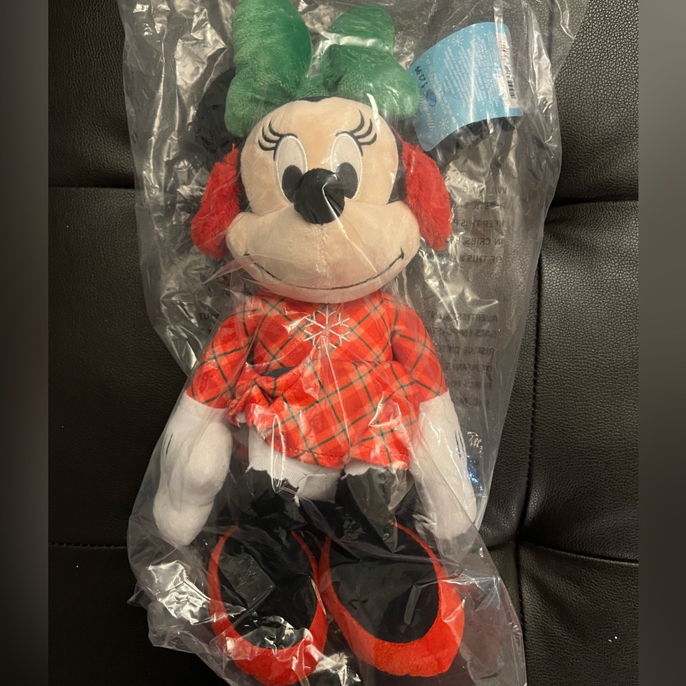 Disney 2022 Holiday Minnie Mouse Plush